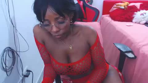 Snapshot of keyra_dainty chatting on 29, 12, 2024 Sandy Saenz online show from 29, 12, 2024