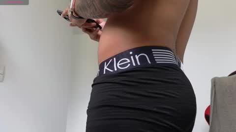 Snapshot of khalidferrer chatting on 26, 2, 2025 khalid ferrer online show from 26, 2, 2025