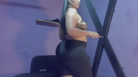 Snapshot of khaterine_hot_1 chatting on 14, 5, 2026 Kathe Hot online show from 14, 5, 2026