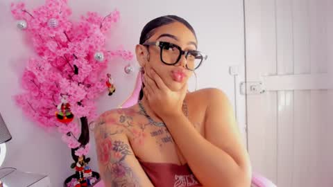 Khelany Isyy  online show from 11, 12, 2024