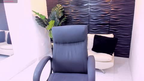 Khloe online show from 4, 2, 2025