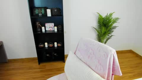 Khloe online show from 16, 4, 2026