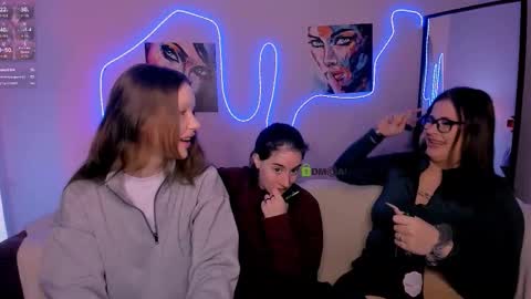 Snapshot of khloebeauty chatting on 3, 2, 2026 khloebeauty online show from 3, 2, 2026