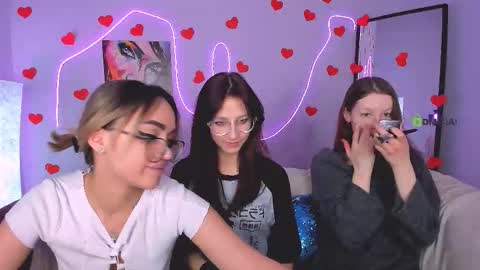 Snapshot of khloebeauty chatting on 18, 2, 2026 khloebeauty online show from 18, 2, 2026