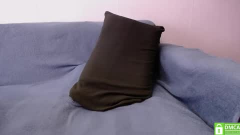 Hey Im Ivan everyday online 9am to 6pm 6 GMT Help me Reach K FollowerslPut your finger up  online show from 21, 3, 2026