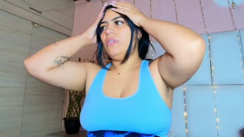 Snapshot of kiana_cream chatting on 23, 1, 2025 N M online show from 23, 1, 2025