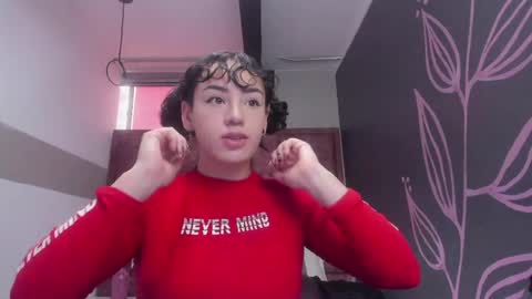 KIARA FOX online show from 8, 4, 2026