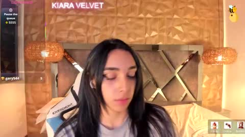kiara_velvet__ online show from 18, 4, 2026