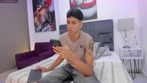 Kieran Derek online show from 19, 11, 2025