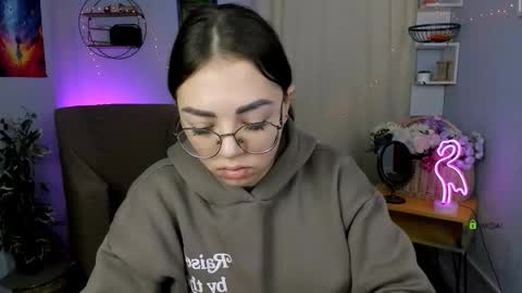 kiki_swan online show from 19, 1, 2026