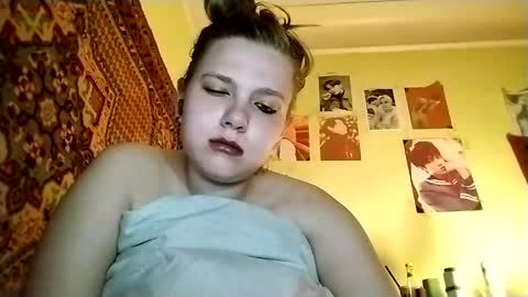Snapshot of kikibang_ chatting on 28, 4, 2026 kikibang_ online show from 28, 4, 2026