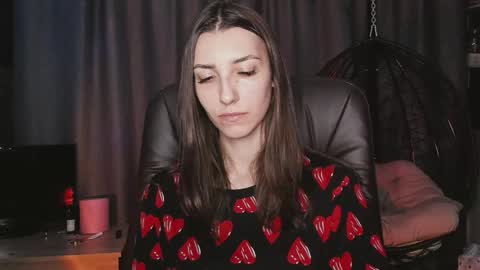 Snapshot of kikies_ chatting on 3, 10, 2025 Mika and Miranda online show from 3, 10, 2025