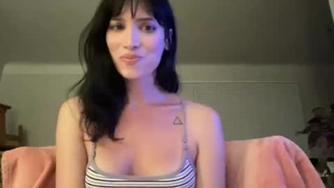 Snapshot of kikihart chatting on 12, 10, 2025 Kiki Hart online show from 12, 10, 2025