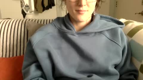 kikiraebabyy online show from 28, 1, 2025