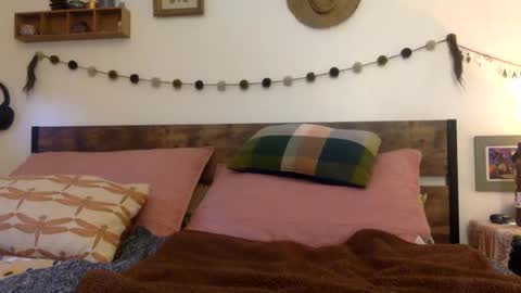 kikiraebabyy online show from 10, 3, 2025