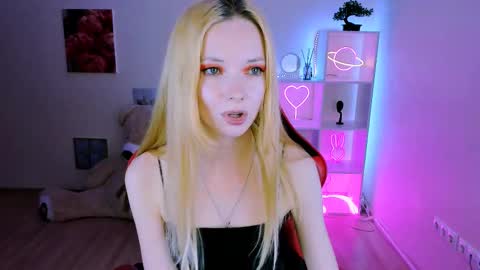 kim_boyd online show from 19, 2, 2025