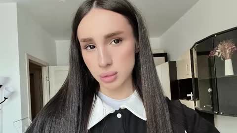 Kim Oberlin online show from 4, 3, 2026