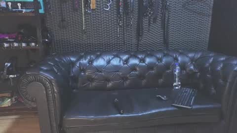  KIMBERLY SWAN  online show from 18, 2, 2025