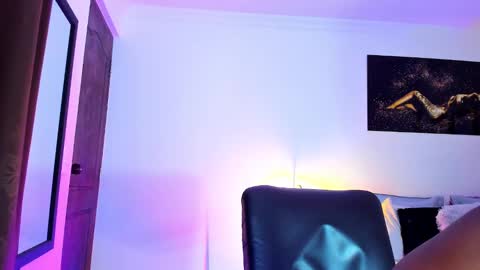 Snapshot of kimberlybanks2 chatting on 2, 3, 2025 Kimberly Banks online show from 2, 3, 2025