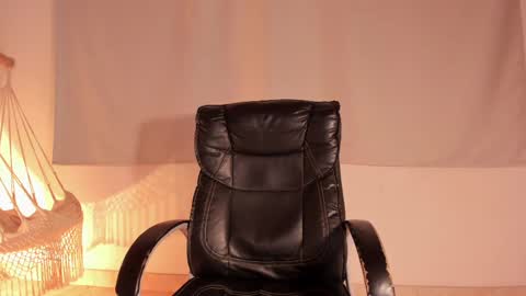 Kim online show from 23, 2, 2025