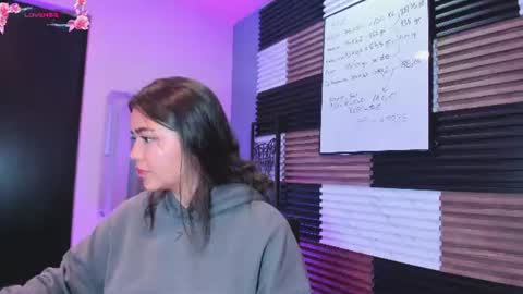 Snapshot of kimdevinne chatting on 3, 7, 2026 KIM online show from 3, 7, 2026