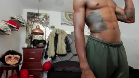 Snapshot of king_fitt_ chatting on 1, 10, 2025 HOT MEN BLACK online show from 1, 10, 2025