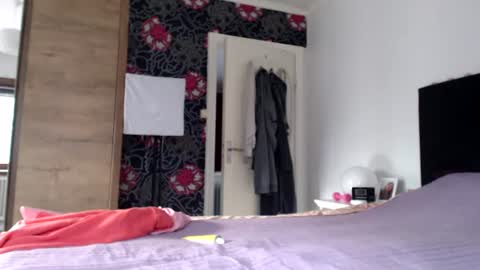 Snapshot of kingandprincess chatting on 17, 6, 2026 sexysexyhotwetpinkredpussy online show from 17, 6, 2026