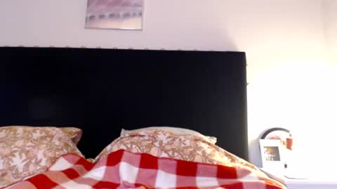 Snapshot of kingandprincess chatting on 21, 6, 2026 sexysexyhotwetpinkredpussy online show from 21, 6, 2026