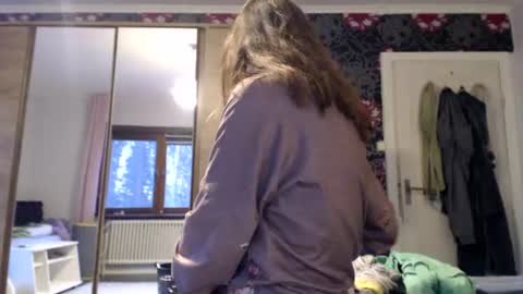 sexysexyhotwetpinkredpussy online show from 27, 6, 2026