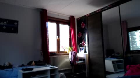 sexysexyhotwetpinkredpussy online show from 27, 7, 2026