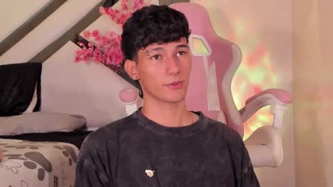  A L E X  online show from 5, 2, 2025