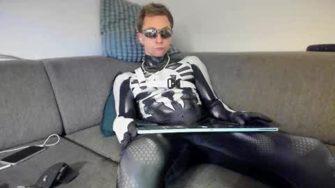 Snapshot of kinky_spidey chatting on 1, 11, 2025 kinky_spidey online show from 1, 11, 2025