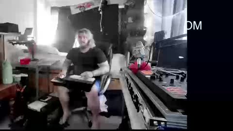 Snapshot of kinkybiguy14 chatting on 19, 9, 2025 Kinky Cassie online show from 19, 9, 2025