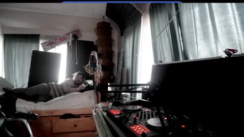 Snapshot of kinkybiguy14 chatting on 5, 10, 2025 Kinky Cassie online show from 5, 10, 2025