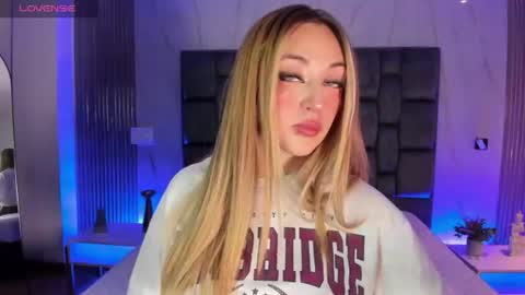  Sara  online show from 18, 7, 2026