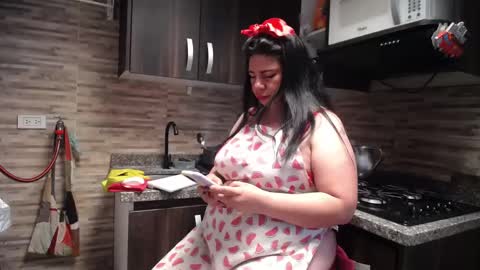 Snapshot of kinkyy_mom chatting on 9, 6, 2026 kinkyy_mom online show from 9, 6, 2026