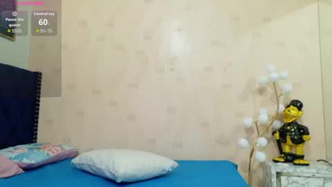 kinkyymommyyy online show from 17, 6, 2026