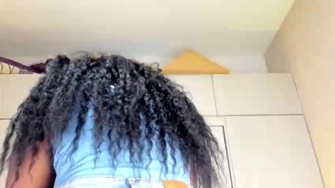 M A R A  online show from 21, 11, 2025