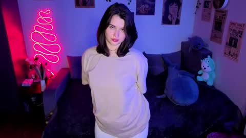 Kira VanKick online show from 20, 10, 2025