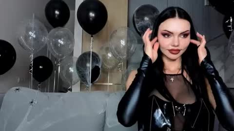 Kira and friends online show from 31, 10, 2025