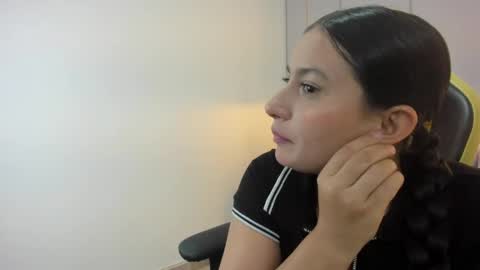 Snapshot of kira_relish chatting on 13, 4, 2026 K I R A online show from 13, 4, 2026