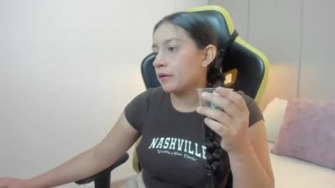 Snapshot of kira_relish chatting on 25, 4, 2026 K I R A online show from 25, 4, 2026