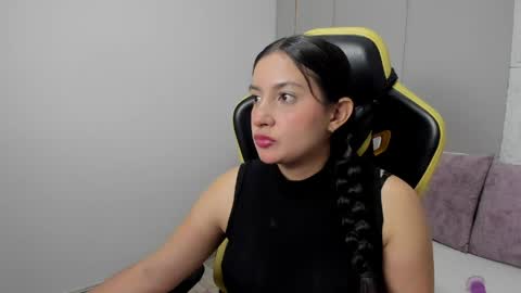 Snapshot of kira_relish chatting on 29, 4, 2026 K I R A online show from 29, 4, 2026