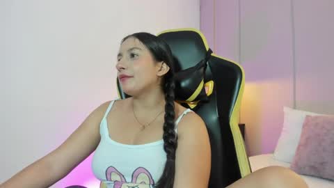 Snapshot of kira_relish chatting on 9, 5, 2026 K I R A online show from 9, 5, 2026