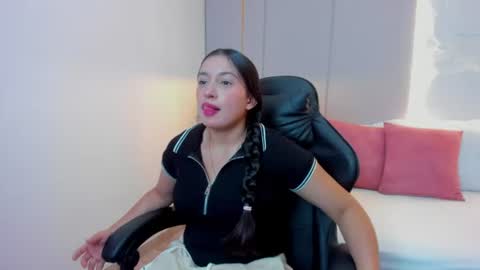 Snapshot of kira_relish chatting on 29, 6, 2026 K I R A online show from 29, 6, 2026