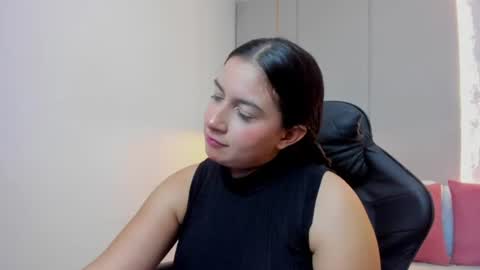Snapshot of kira_relish chatting on 30, 6, 2026 K I R A online show from 30, 6, 2026
