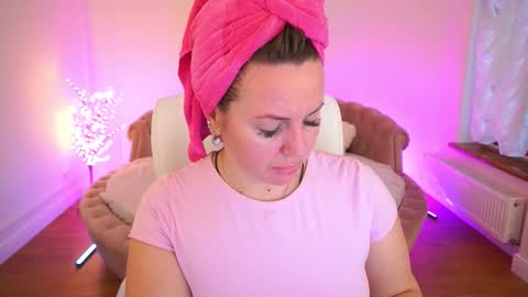 Kira online show from 15, 2, 2026