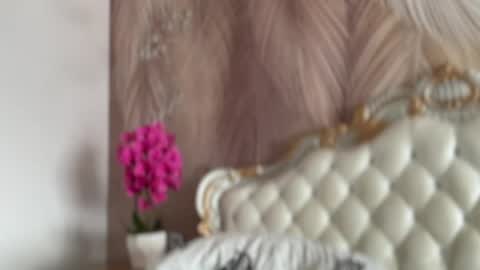 KiraDivine online show from 1, 4, 2026