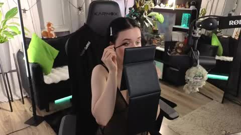 Kira    online show from 12, 4, 2026