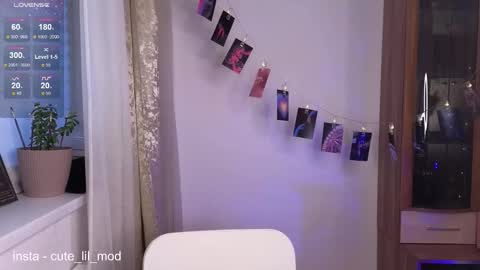 Kira cute online show from 12, 2, 2026